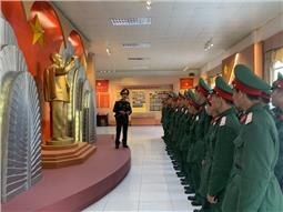 Sư đoàn 3 tổ chức cho chiến sĩ mới tham quan, học tập truyền thống